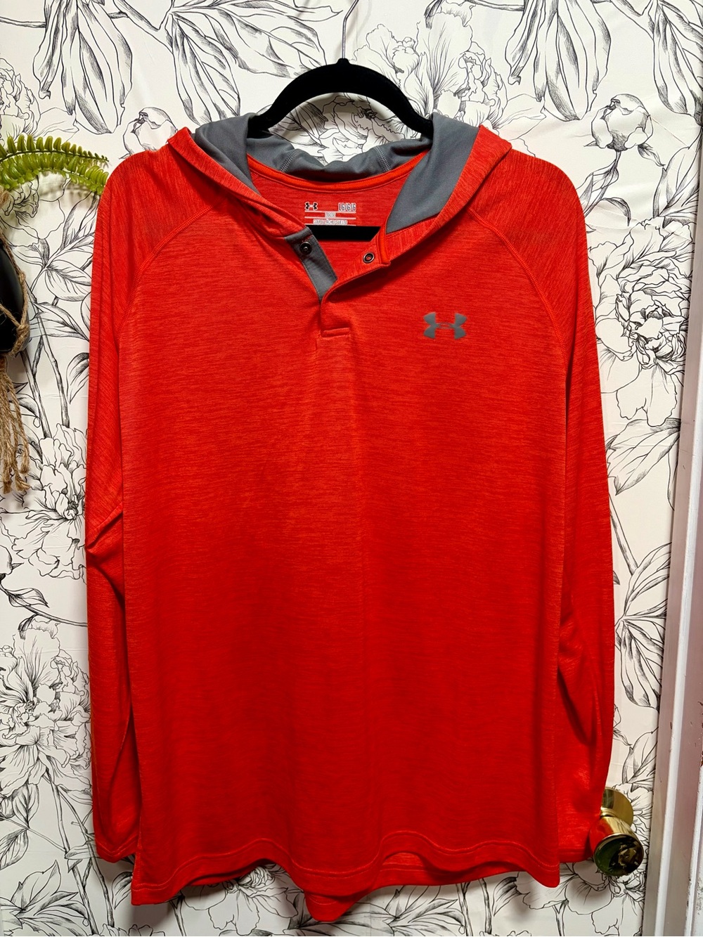 NWOT Under Armour Men's Red/Orange Hooded Pullover with Gray Accents